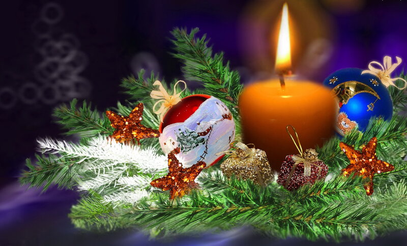 Christmas Candle Arrangement — Green, Festive, Night