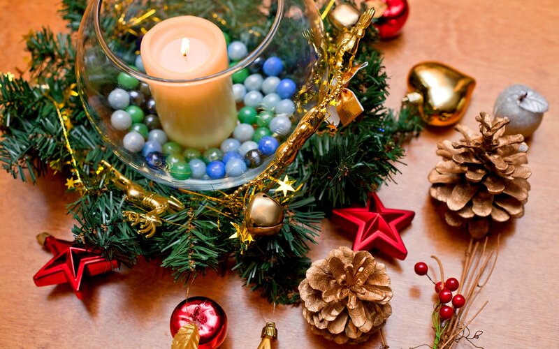 Christmas Candle Arrangement — Green, Festive, Winter