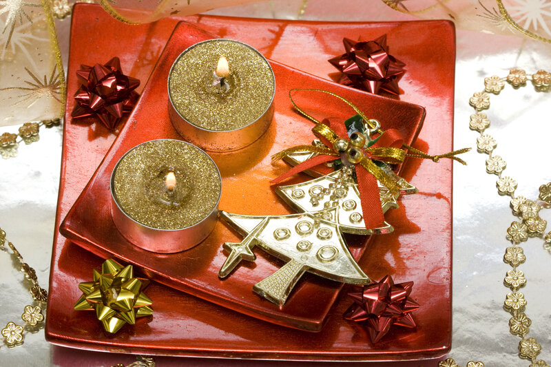 Christmas Candle Arrangement — Red, Festive
