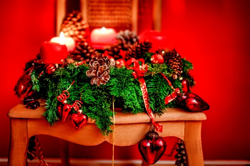 Christmas Centerpiece on Table — Red