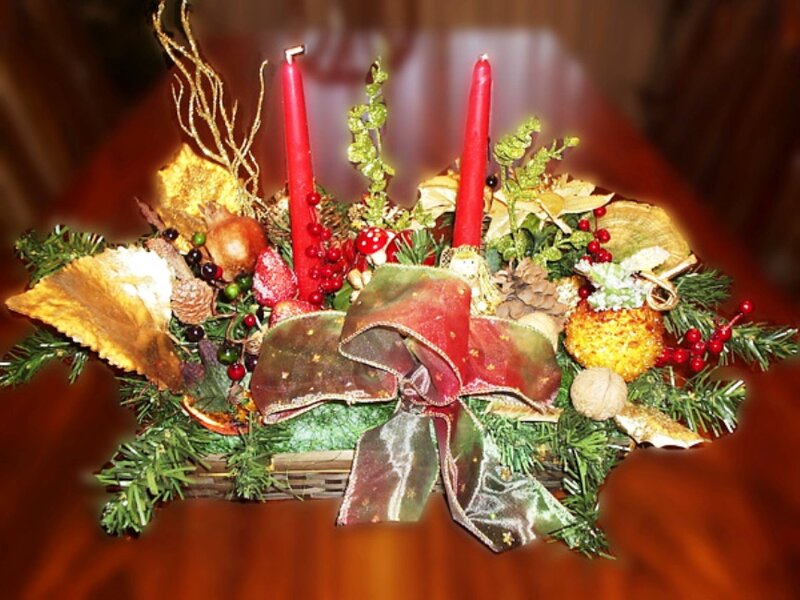 Christmas Centerpiece — Red