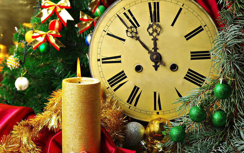 Christmas Clock and Candle — Gold, Festive