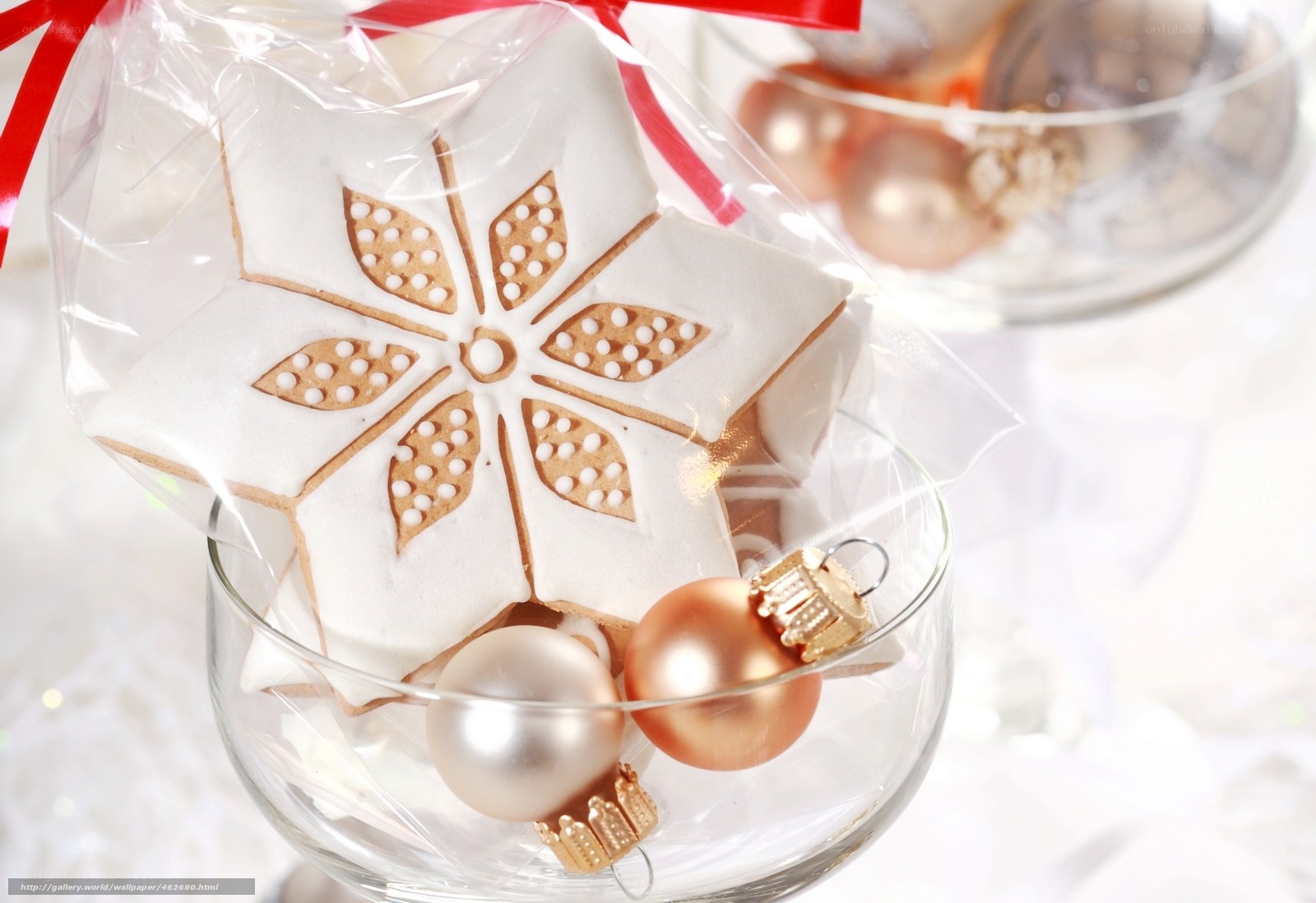 Christmas cookie in a bowl