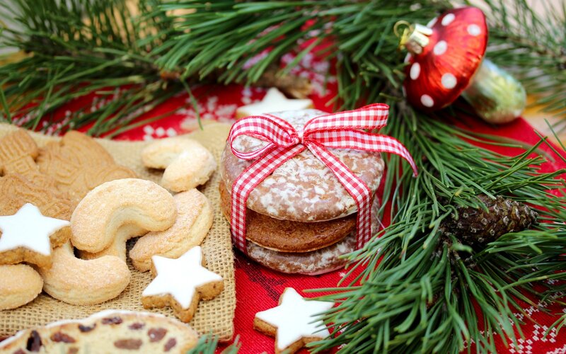 Christmas Cookies and Ornaments — Green