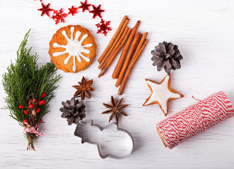 Christmas Cookies and Spices — White