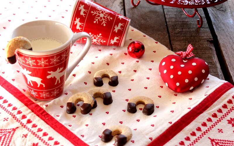 Christmas Cookies on Cloth — Red, Festive