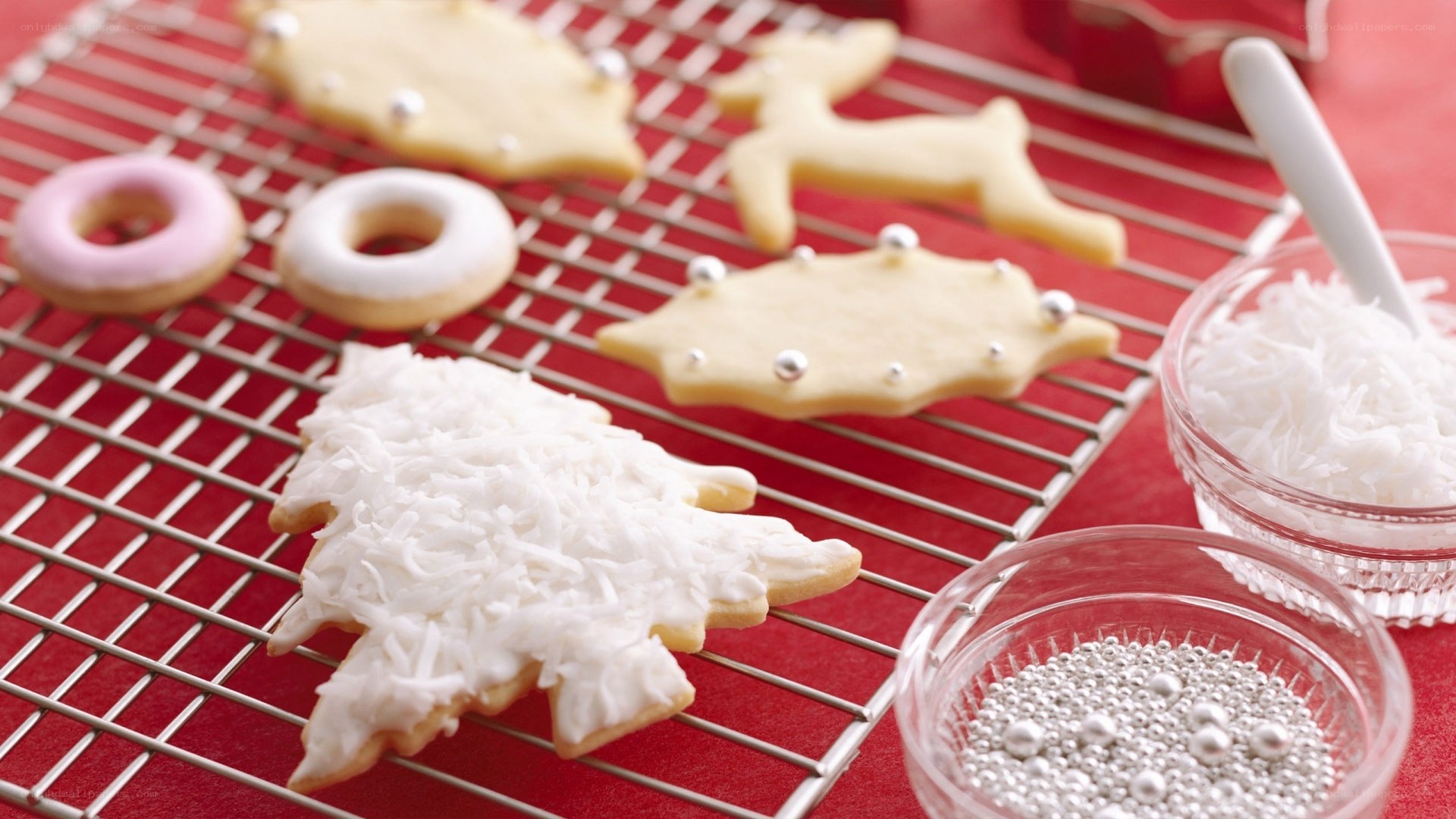 Christmas cookies on cooling rack