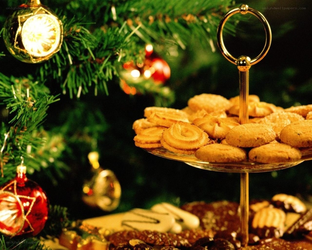 Christmas cookies on tiered stand