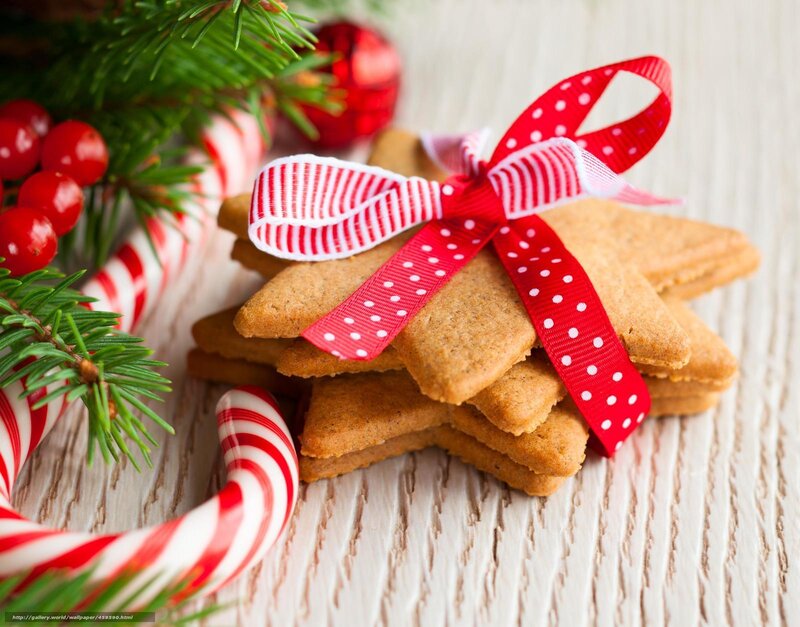 Christmas cookies with ribbon