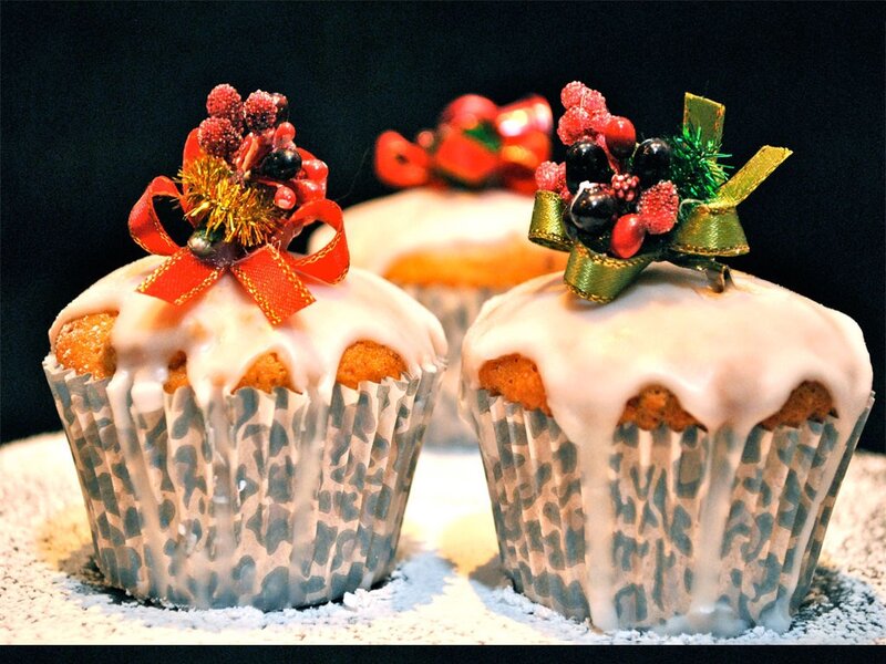 Christmas Cupcakes — White, Festive