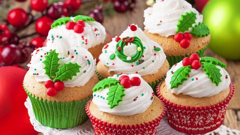 Christmas Cupcakes — White, Festive, Winter
