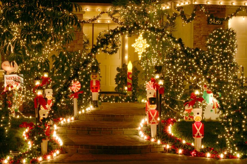 Christmas-decorated House — Green, Festive