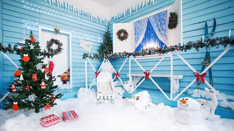 Christmas-decorated Porch — Blue