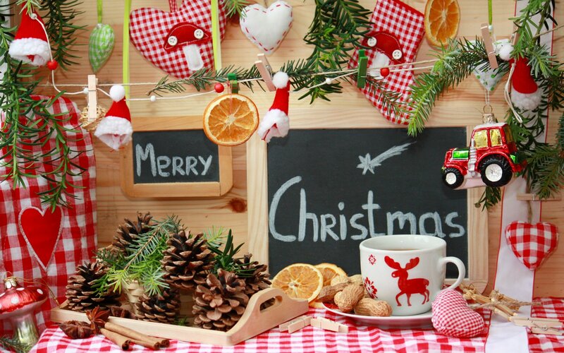 Christmas Decoration Display — Red