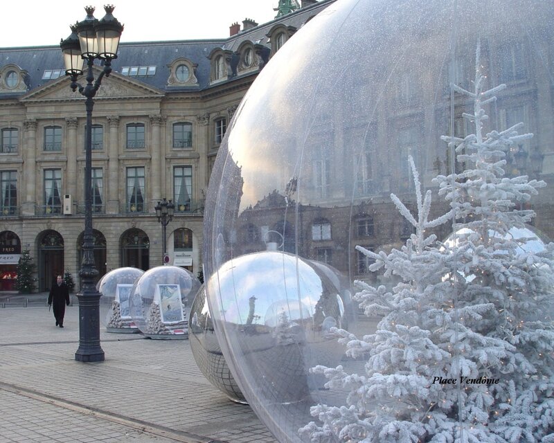 Christmas decorations at Place Vendôme