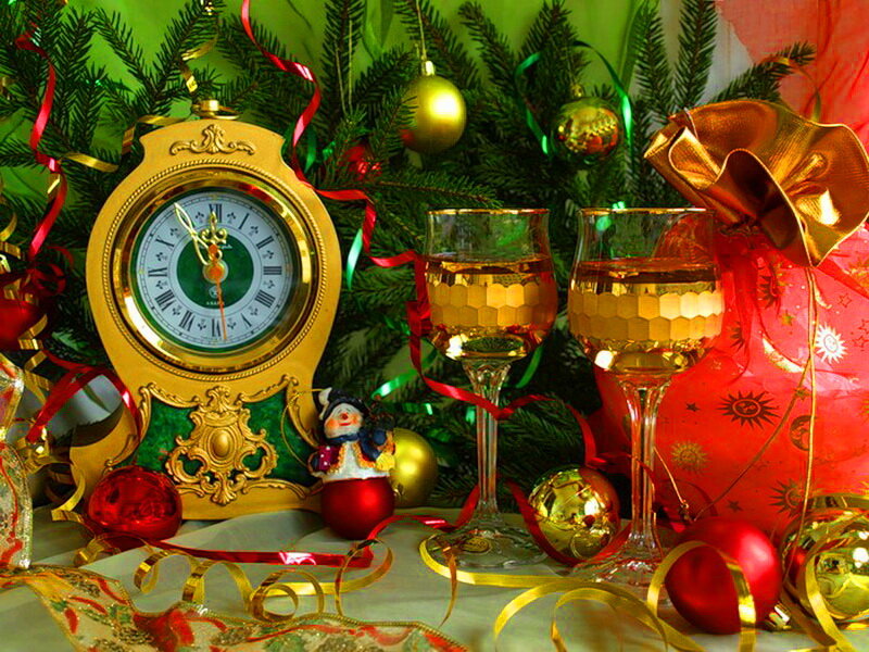 Christmas Decorations — Green, Festive