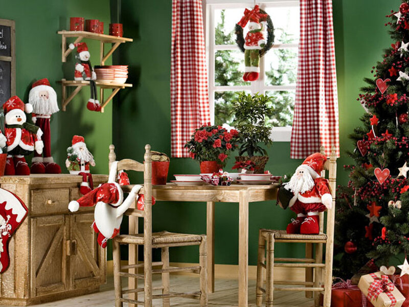 Christmas Decorations in Kitchen