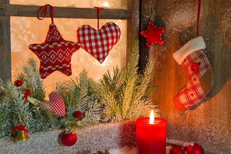 Christmas Decorations on Windowsill — Red, Cozy