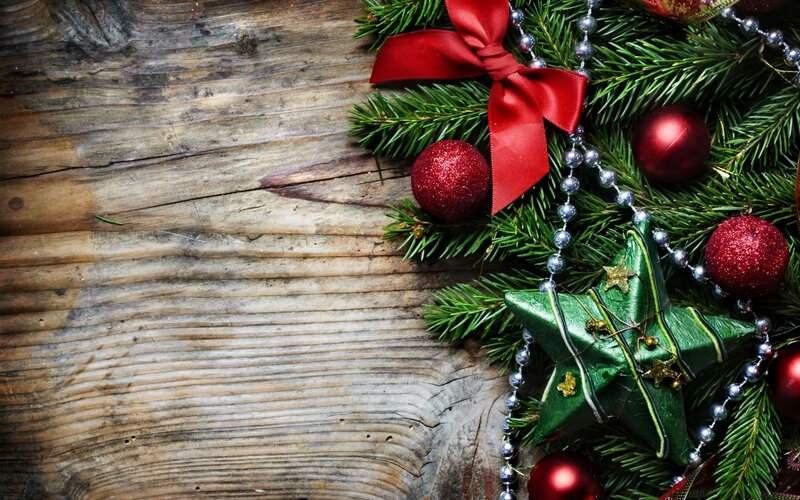 Christmas Decorations on Wood — Green, Festive