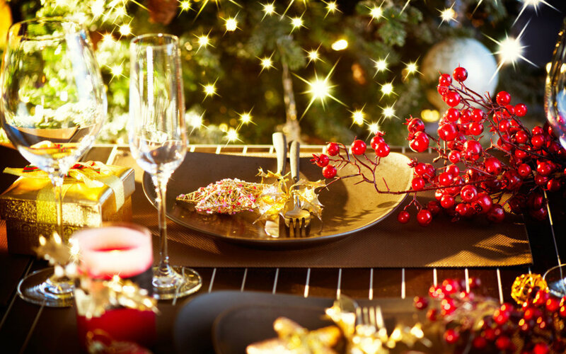 Christmas Dinner Setting — Red, Festive, Night, Photograph