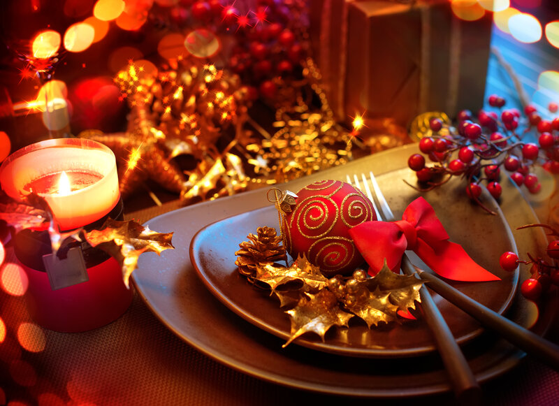Christmas Dinner Setting — Red, Festive