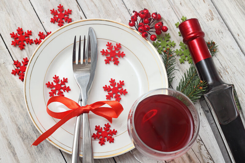 Christmas Dinner Setting — Red