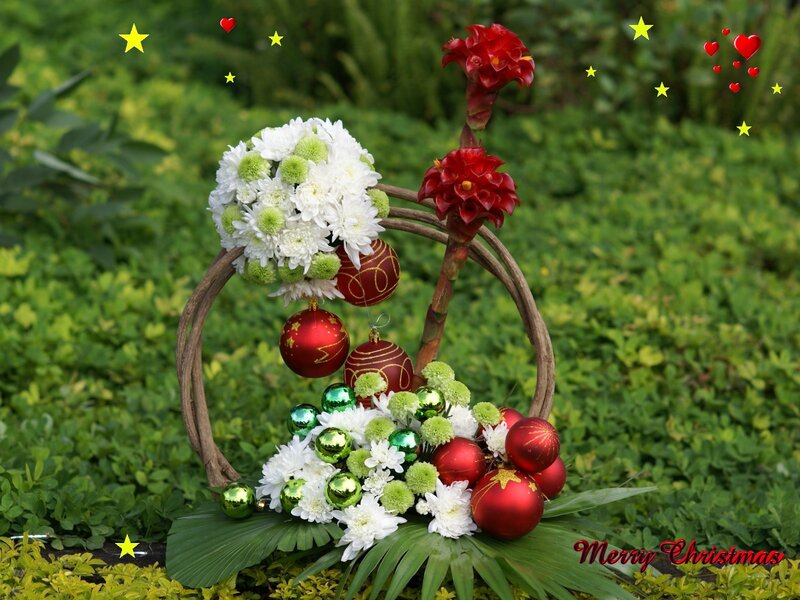 Christmas Floral Arrangement — Green