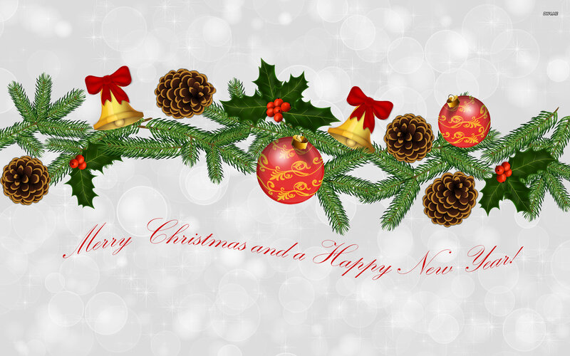 Christmas Garland with Ornaments — Green
