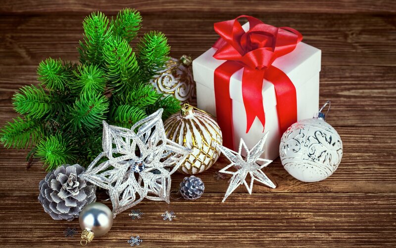 Christmas Gift and Ornaments — Green