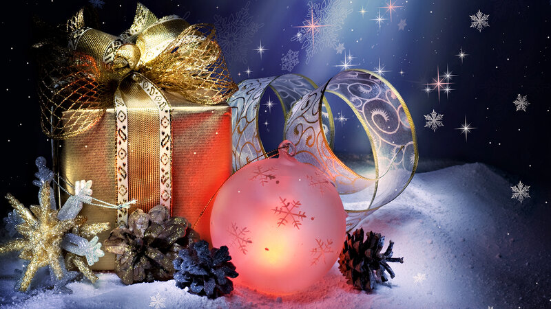 Christmas Gift in Snow — Gold