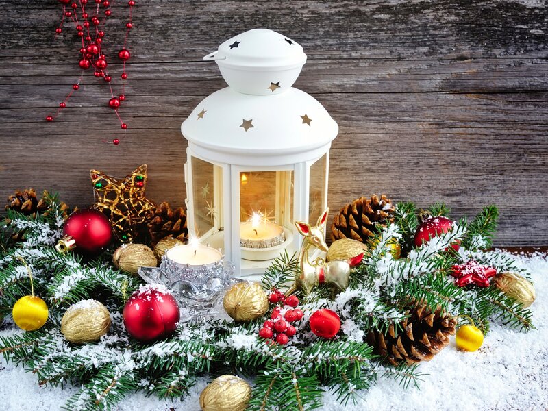 Christmas Lantern Centerpiece