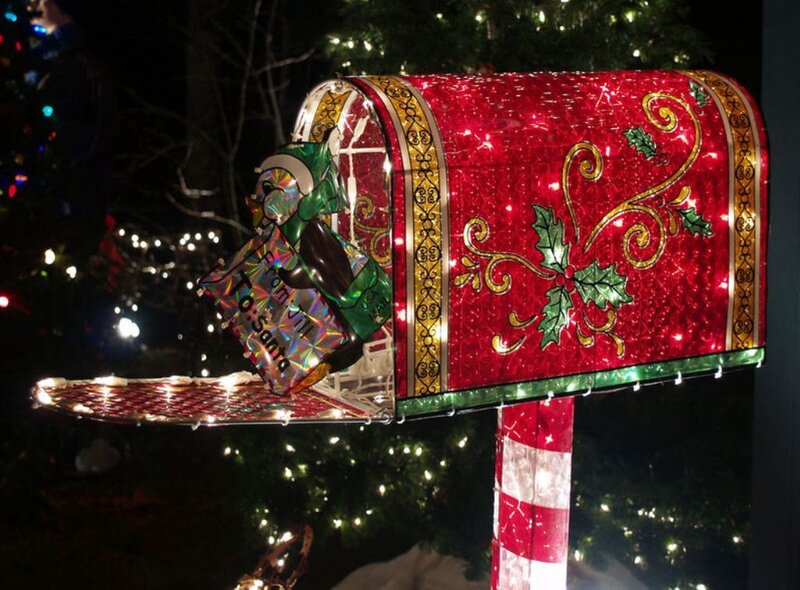 Christmas mailbox decoration