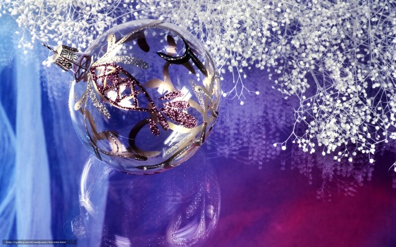 Christmas ornament with glitter design