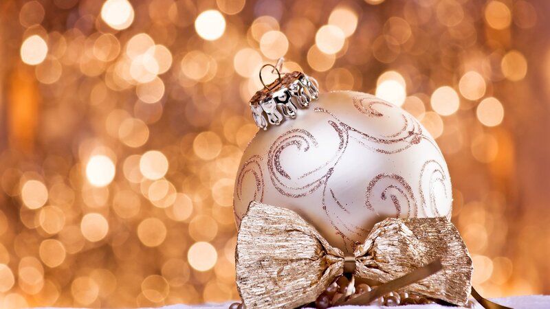 Christmas ornament with gold bow