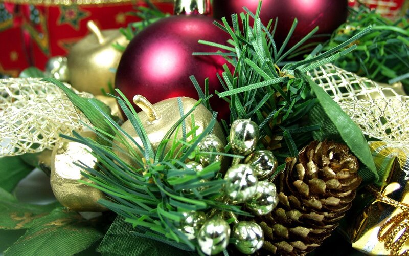 Christmas Ornaments Arrangement