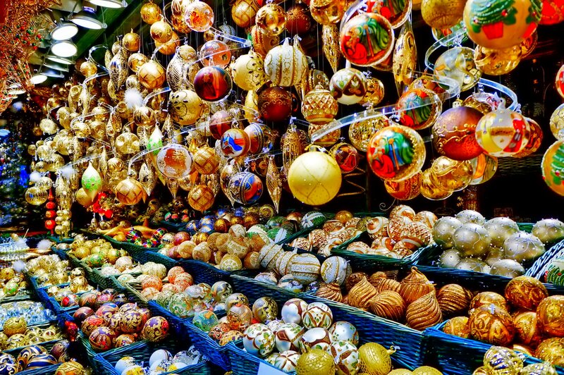 Christmas Ornaments Display — Gold, Festive