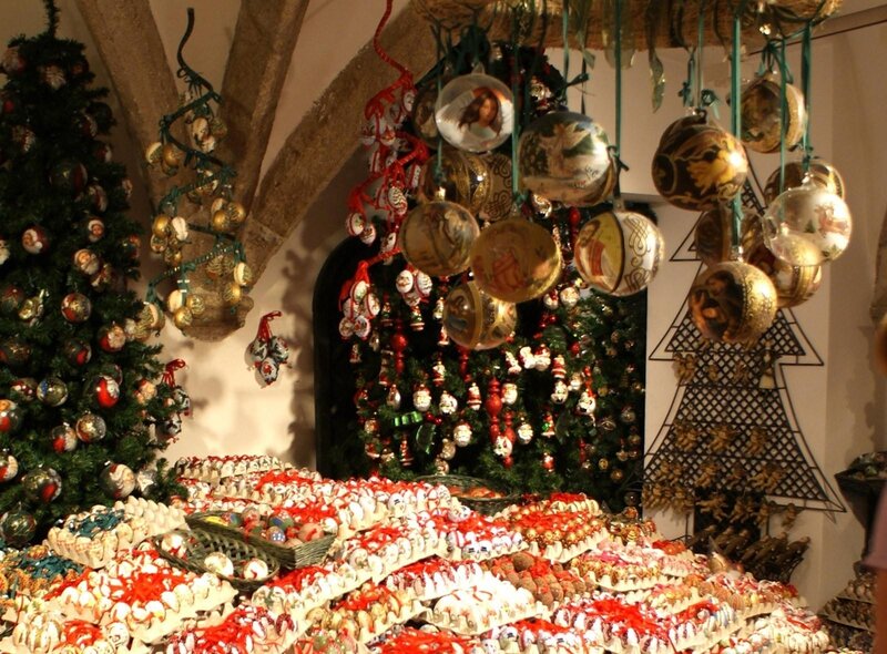 Christmas Ornaments Display — Green, Festive