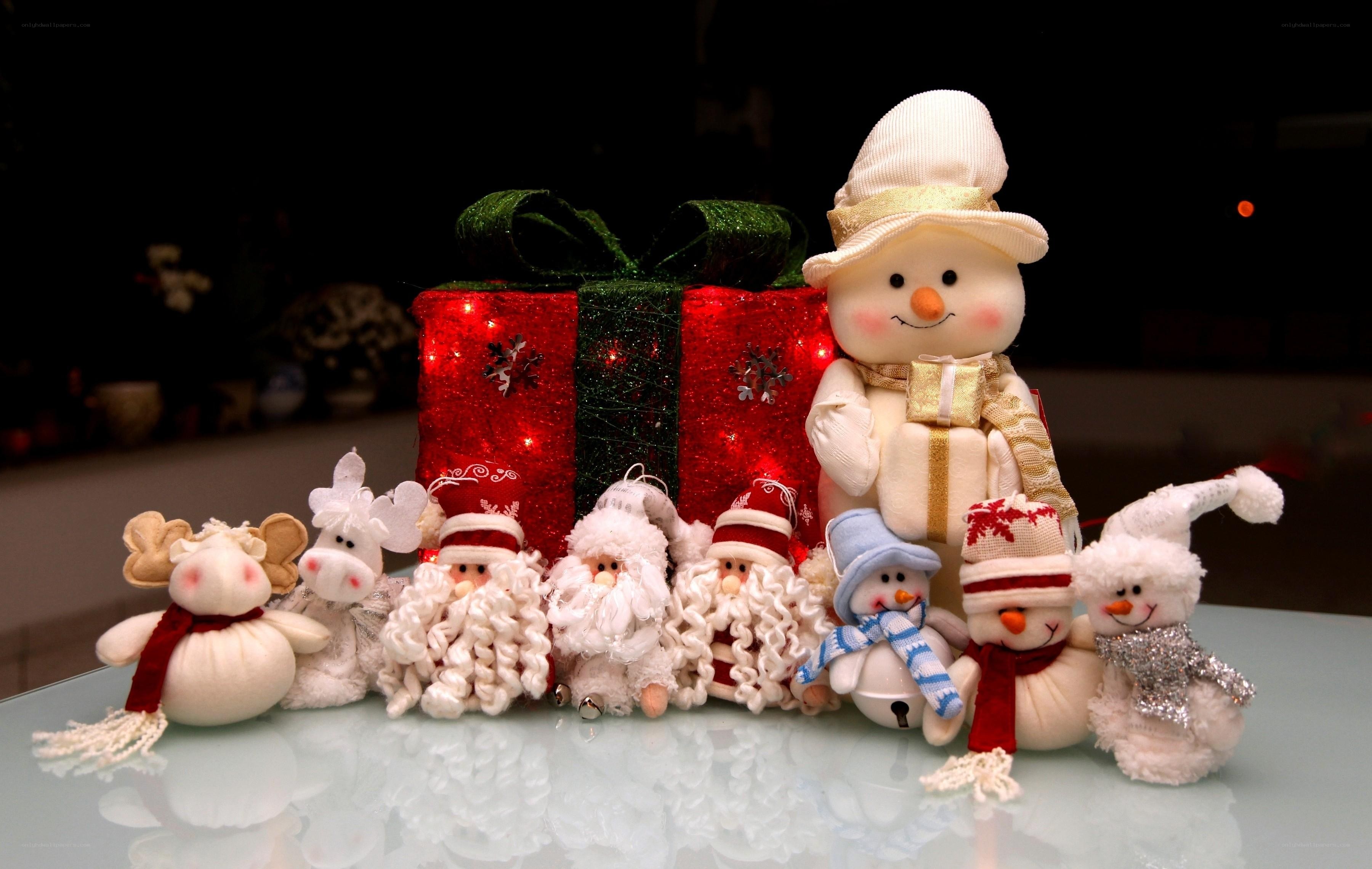 Christmas ornaments display
