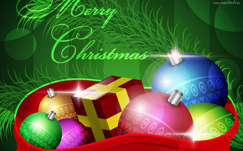Christmas Ornaments in Basket — Green
