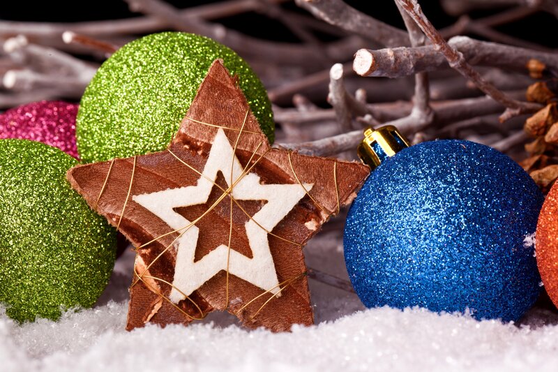Christmas Ornaments in Snow — Green