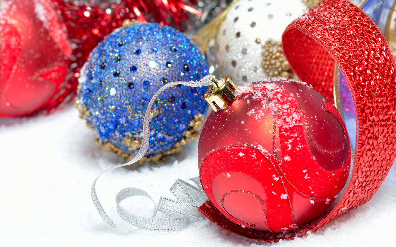 Christmas Ornaments in Snow — Red