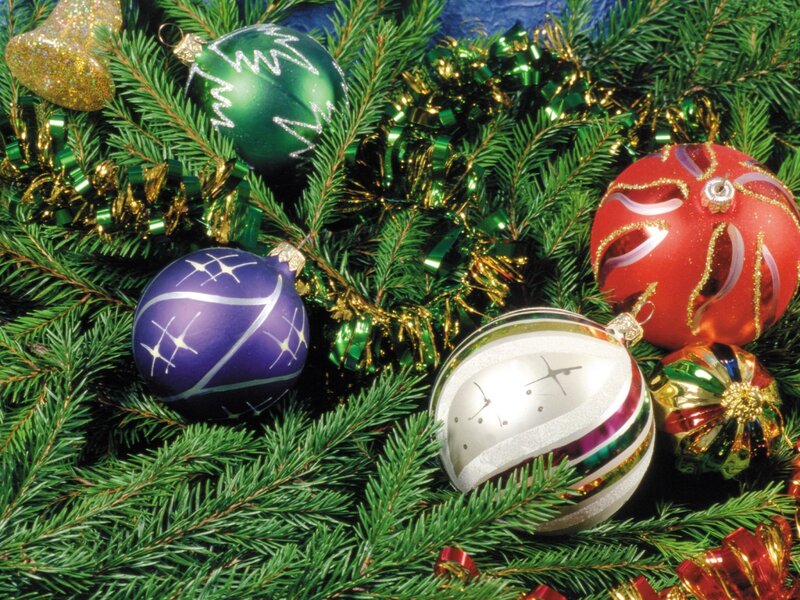 Christmas Ornaments on Pine — Green, Festive, Winter