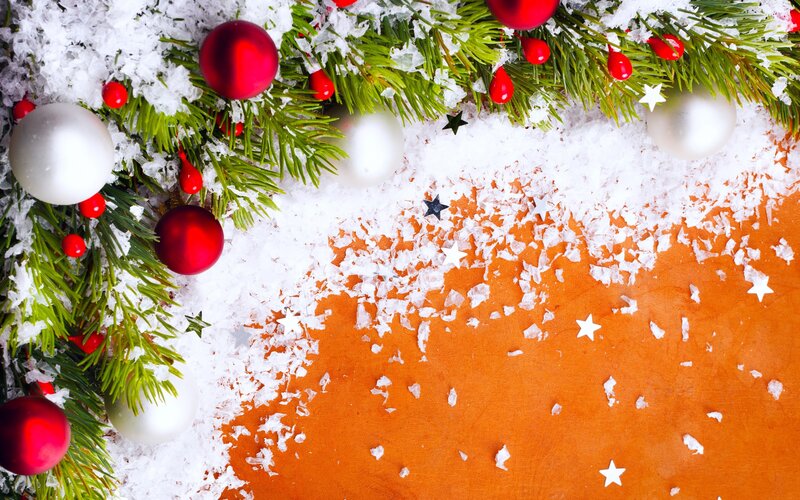 Christmas Ornaments on Snow — Green
