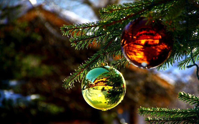 Christmas Ornaments on Tree — Green, Serene