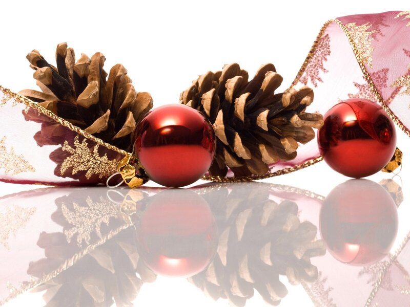 Christmas ornaments with pinecones
