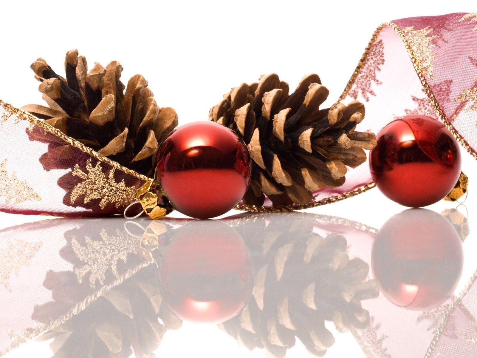 Christmas ornaments with pinecones