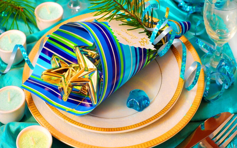 Christmas Place Setting — Blue, Festive