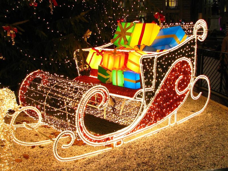 Christmas sleigh with gifts
