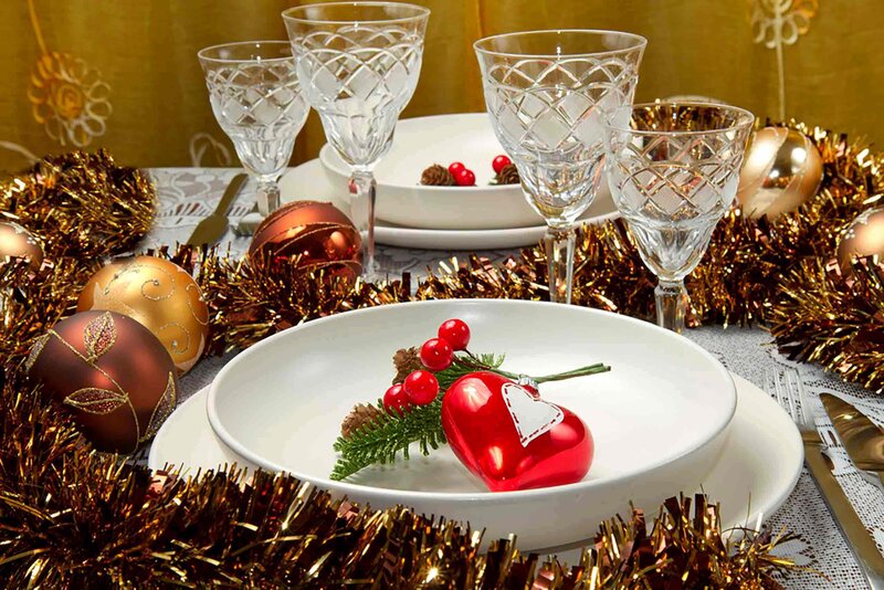 Christmas Table Setting — Gold, Festive, Winter