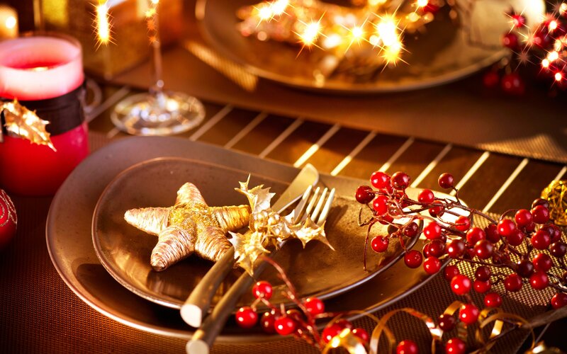 Christmas Table Setting — Red, Festive, Night, Photograph